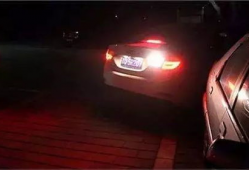 夜间开车视频,揭秘夜间行车瞬间